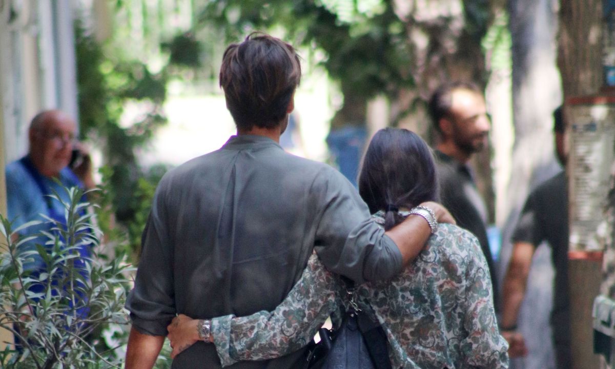 Το πιο ερωτικό ζευγάρι της Ελληνικής showbiz είναι αυτό! Οι απίθανες ενδυματολογικές επιλογές τους