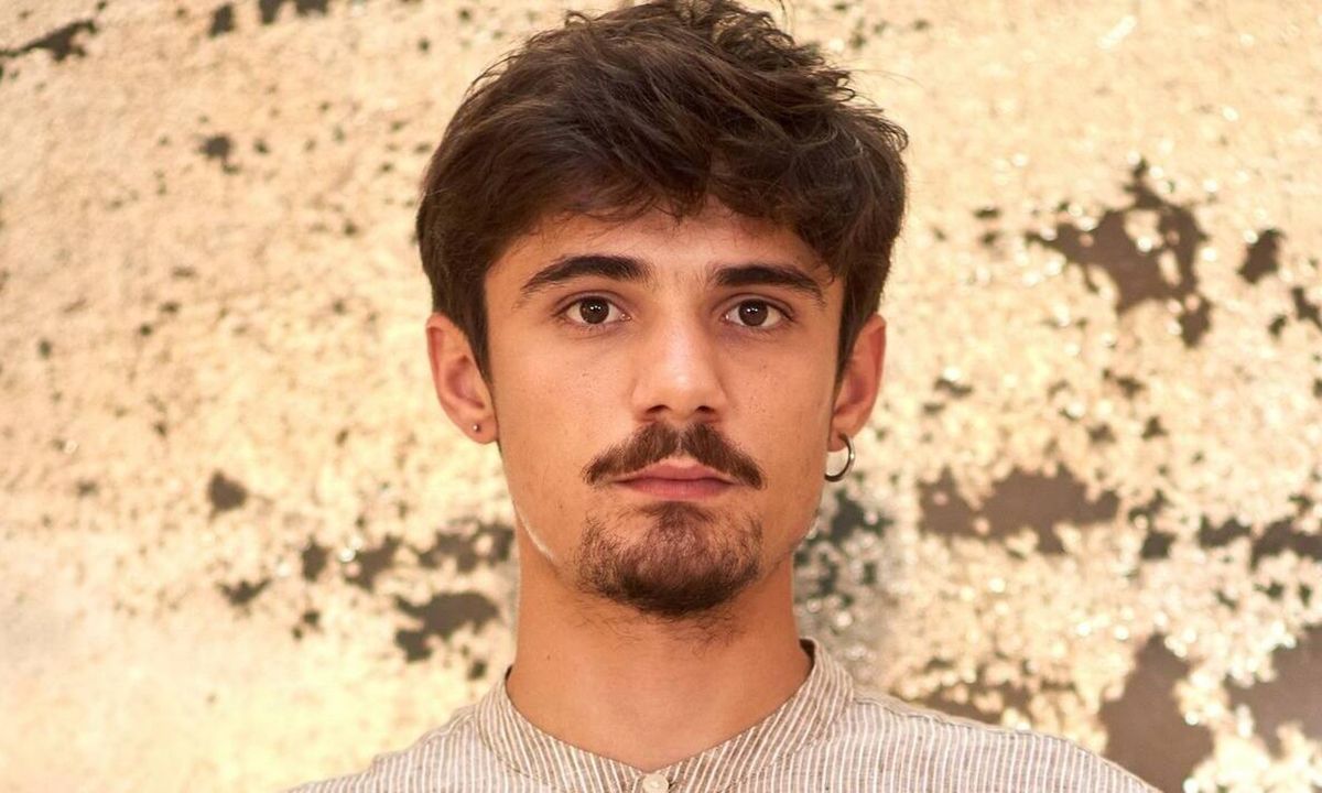 Σασμός: Ο τηλεοπτικός Πετρής είναι βραβευμένος και ερωτευμένος με γνωστή ηθοποιό!