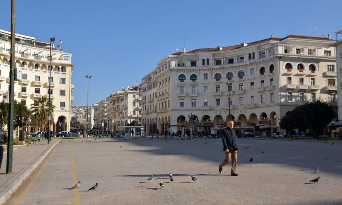 Κρούσματα κορονοϊός: «Κοκκινίζει» η Βόρεια Ελλάδα  - Τι θα γίνει με τοπικά lockdown και παρελάσεις