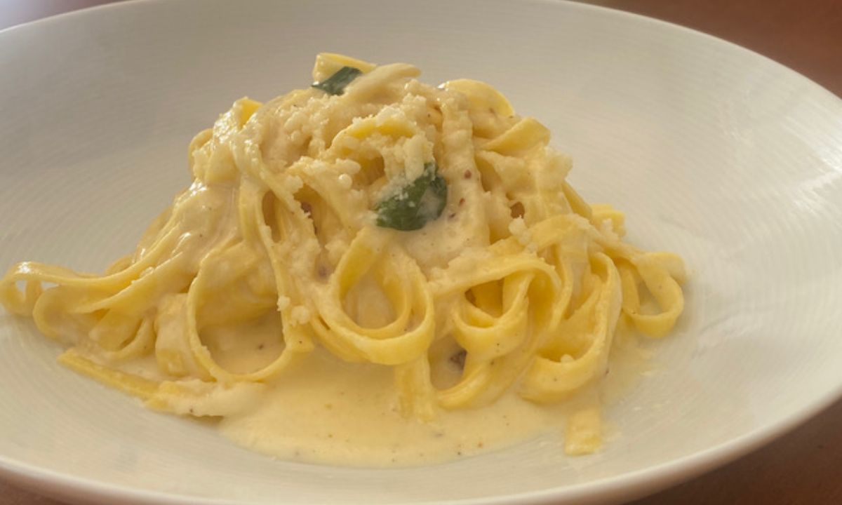 Μοναδική συνταγή για κρεμώδεις ταλιατέλες με 4 τυριά (Γράφει η Majenco)