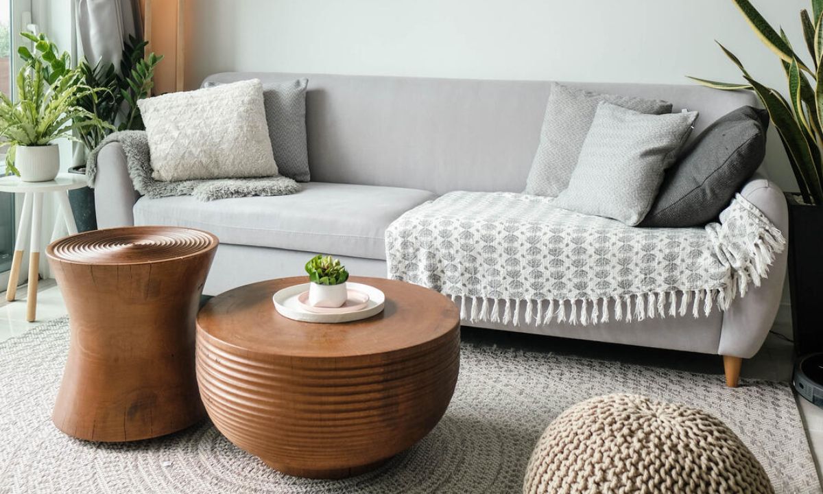 Καιρός να στρώσεις! 5 χαλιά που θα ζεστάνουν το σαλόνι - Με ποια έπιπλα ταιριάζουν