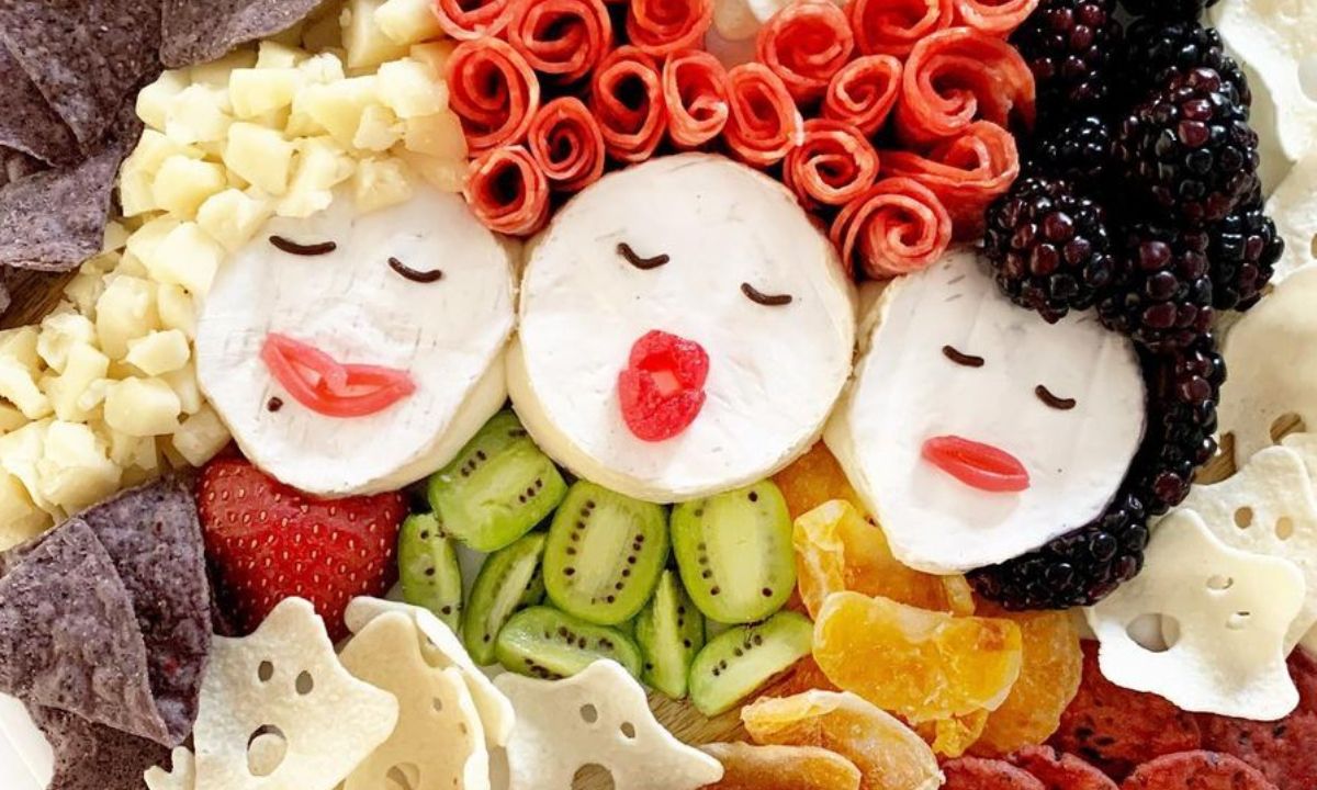 Η πιο ευφάνταστη Halloween συνταγή με τυριά και αλλαντικά - Θα σε ξετρελάνει!