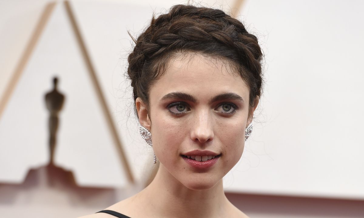 Margaret Qualley: 7 πράγματα που δεν ξέρεις για τη νέα star του Netflix