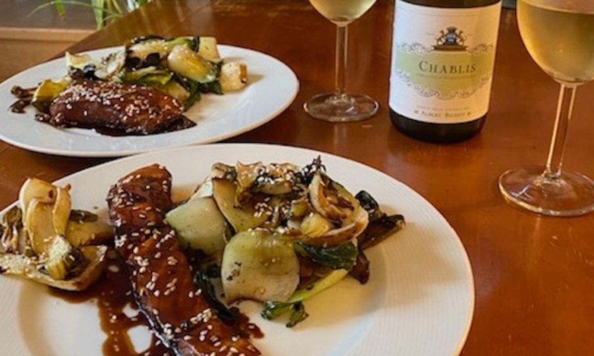 Συνταγή για Bok Choy η Κινέζικη σαλάτα που πρέπει να δοκιμάσετε μαζί και σολομός ponzu (Από τη Μajenco)