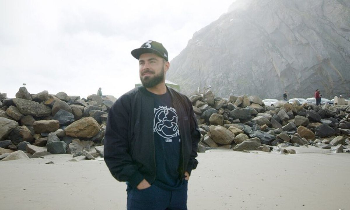 O Zac Efron άλλαξε την εμφάνισή του για χάρη ενός ρόλου (photos)