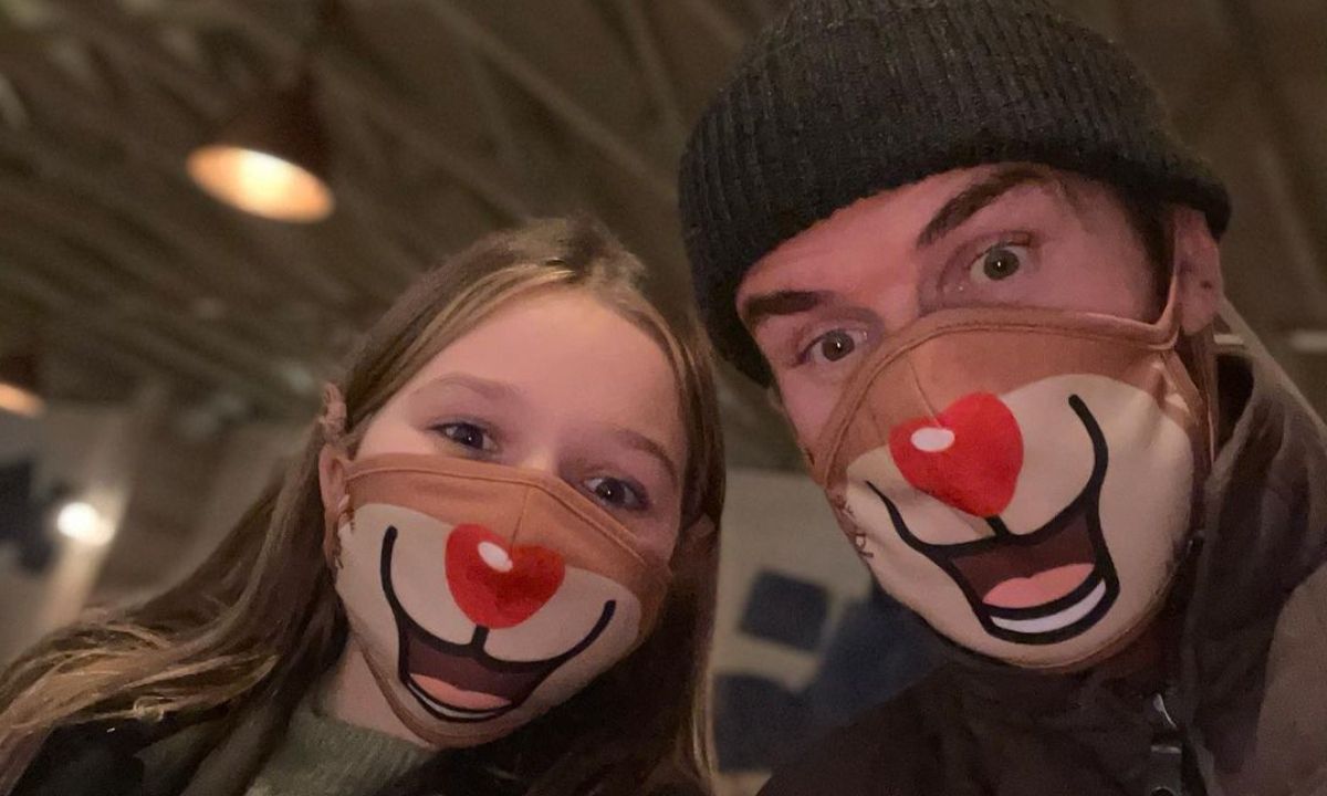 Η κόρη του David Beckham έγινε βοηθός του στην κουζίνα και η μαμά Victoria καμαρώνει