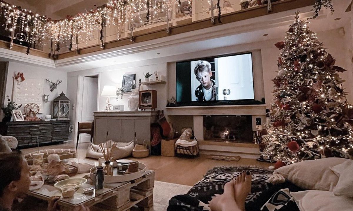 Το στολισμένο σαλόνι της Χρηστίδου θα σε κάνει να ζηλεψεις