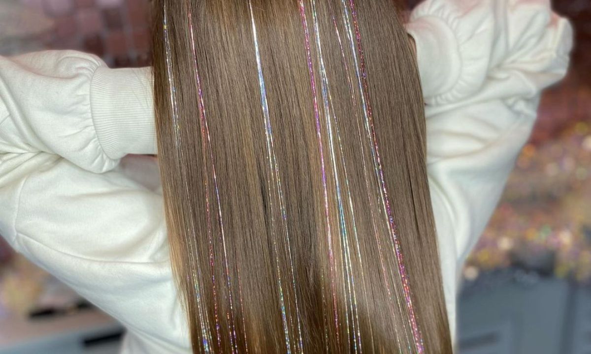 Tinsel hair! Η μεγαλύτερη τάση των Χριστουγέννων στα μαλλιά