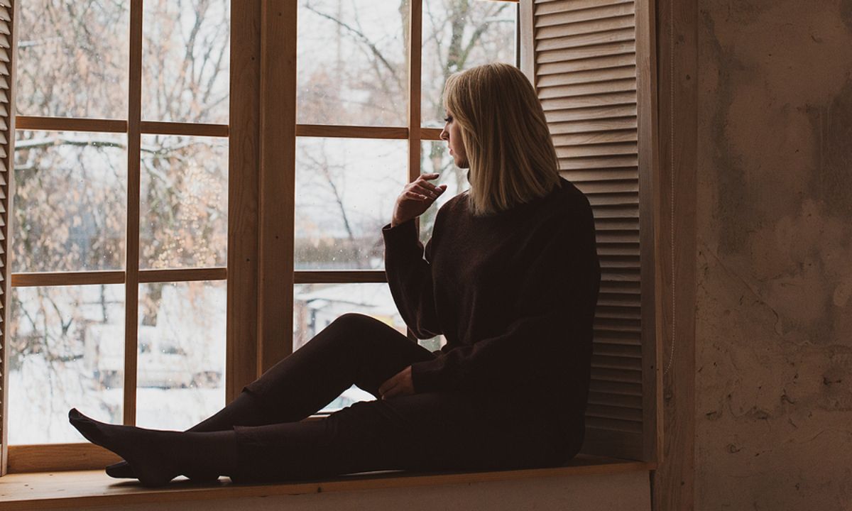 Χειμωνιάτικη κατάθλιψη: Γιατί επηρεάζει τις γυναίκες - Ποια είναι τα συμπτώματα (εικόνες)