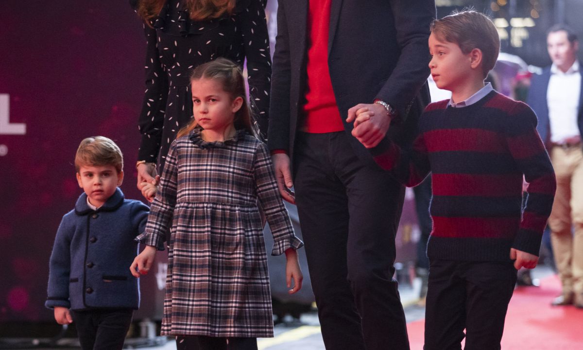 Στο τραπέζι της Βασίλισσας Ελισάβετ δεν κάθονται παιδιά! George Charlotte και Louis σε άλλο δωμάτιο