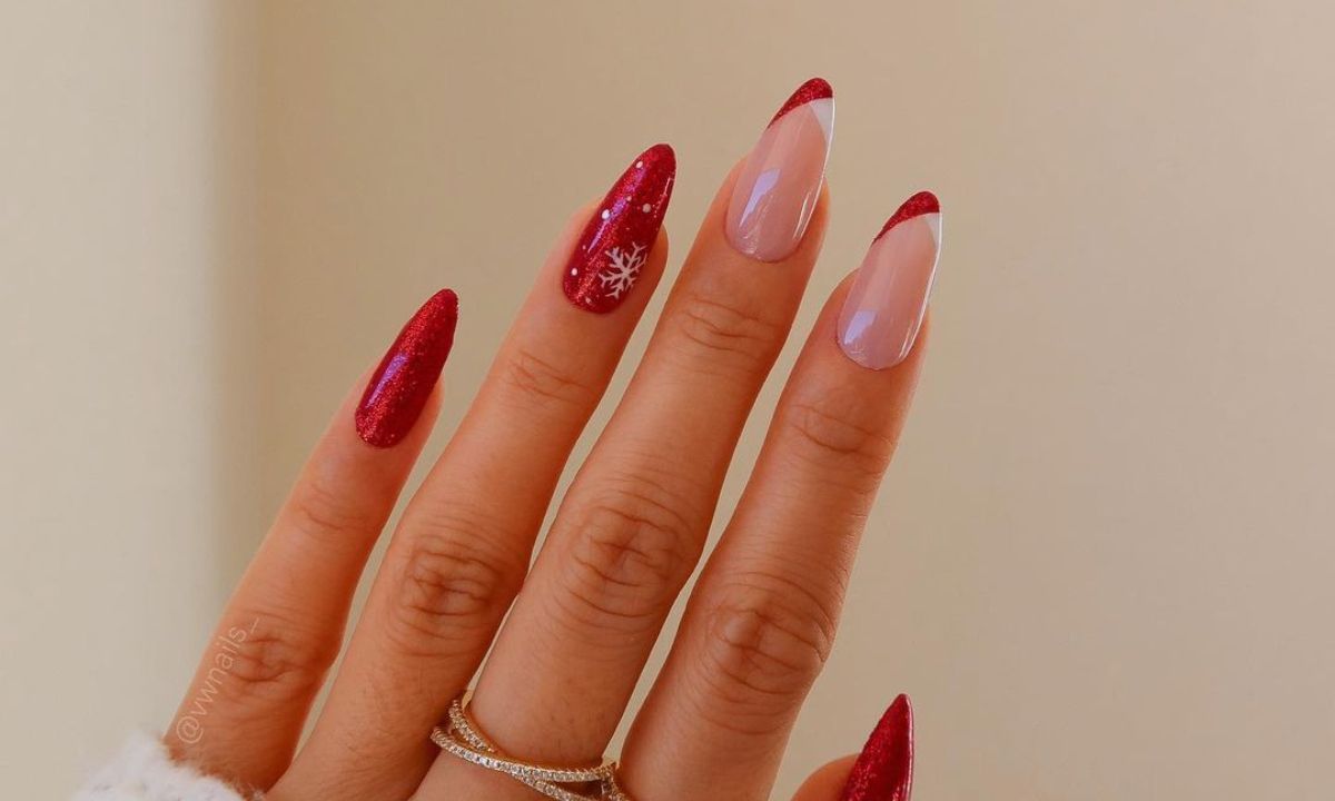 10 glittery nail art για να υποδεχτείς τον νέο χρόνο με λάμψη και στυλ