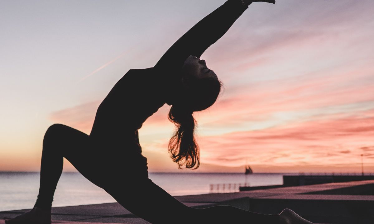 Είναι ασφαλές να γυμνάζεσαι έξω αν είναι έντονη η μυρωδιά από τα τζάκια που καίνε; Κι όμως όχι!