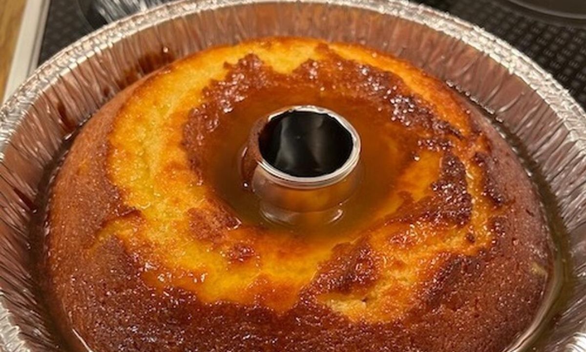 Η απόλυτη συνταγή για το περιζήτητο μαγικό κέικ πορτοκάλι (Γράφει η Majenco)