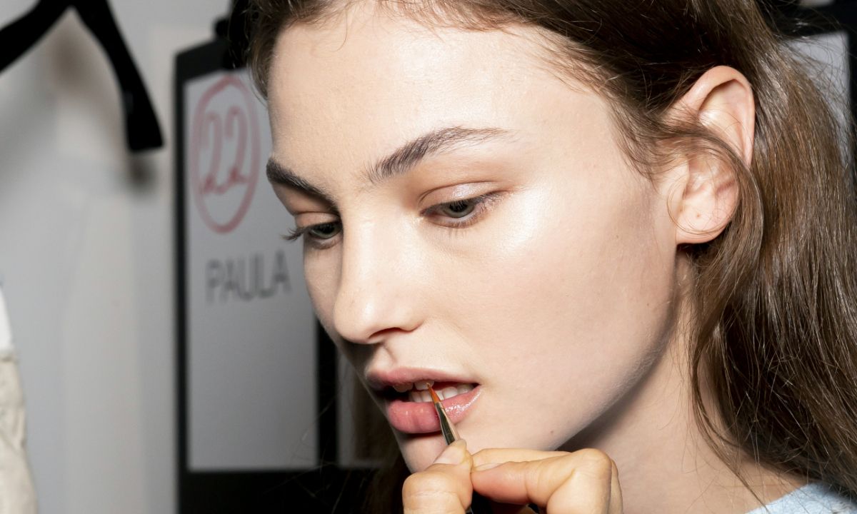 Πώς θα απλώνεις πάντα σωστά το κραγιόν σου - Όλα τα μυστικά