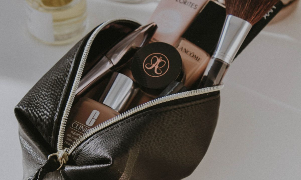 15 προϊόντα ομορφιάς κάτω από 15€ για να ανανεώσεις το νεσεσέρ σου