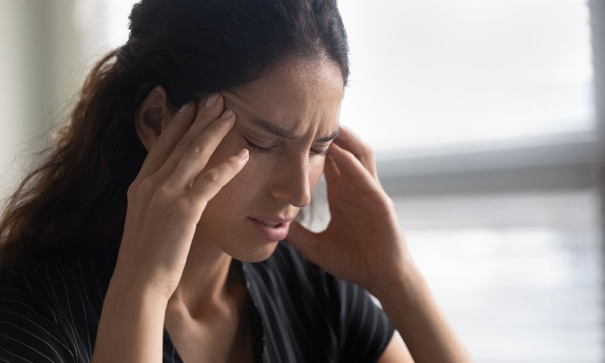Συχνές ημικρανίες: Για ποιες παθήσεις πολλαπλασιάζουν τον κίνδυνο (εικόνες)