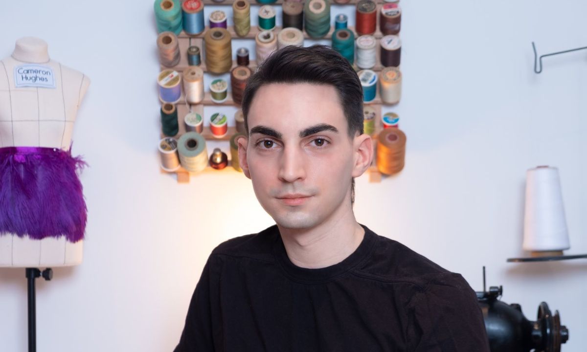 High tech φορέματα; Ο Cameron Hughes τα δημιουργεί και... γίνεται viral στο TikTok