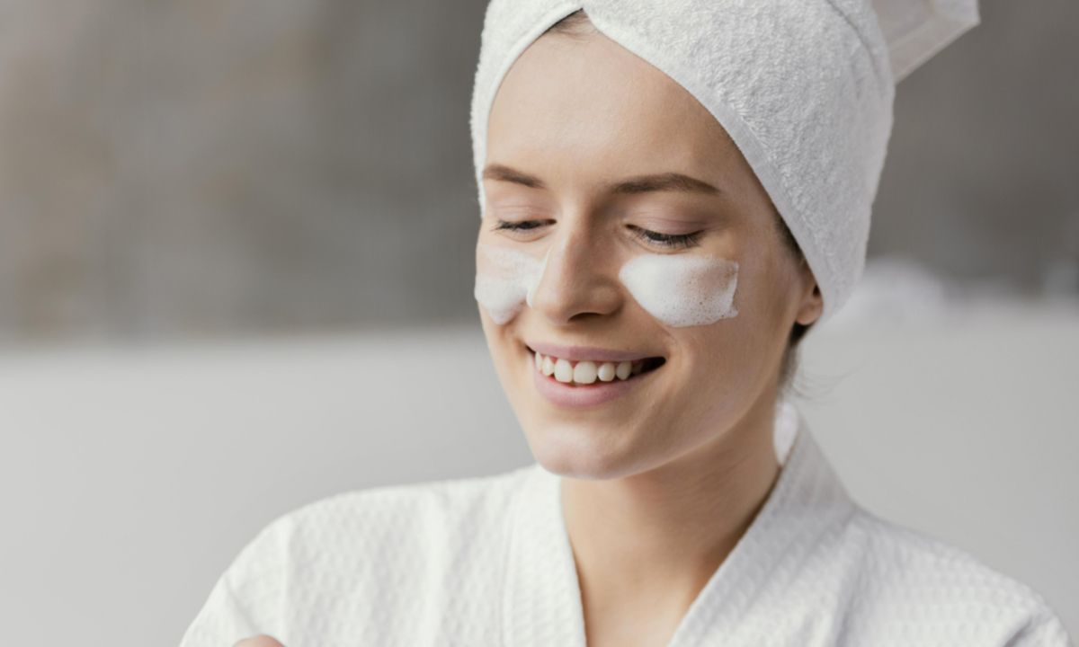 Γάλα γαϊδούρας VS κατσικίσιο γάλα: Ποια είναι τα οφέλη τους στην επιδερμίδα;