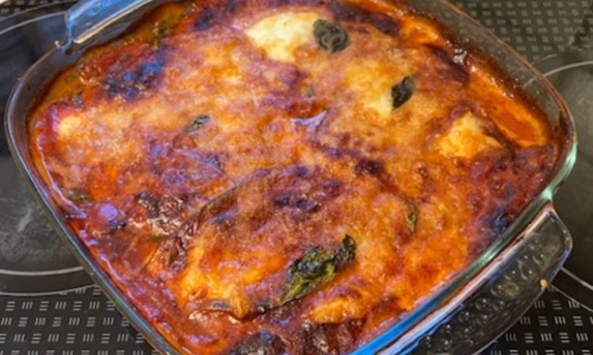 Η απόλυτη Ιταλική συνταγή είναι μελιτζάνες με παρμεζάνα και μοτσαρέλα (Γράφει η Majenco)