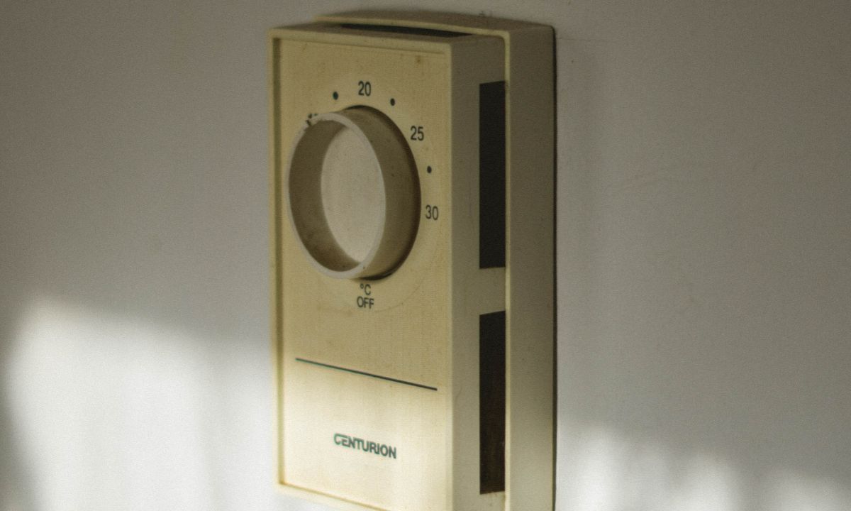 Το κόλπο με τον θερμοστάτη του καλοριφέρ για να καις λιγότερο αέριο ή πετρέλαιο