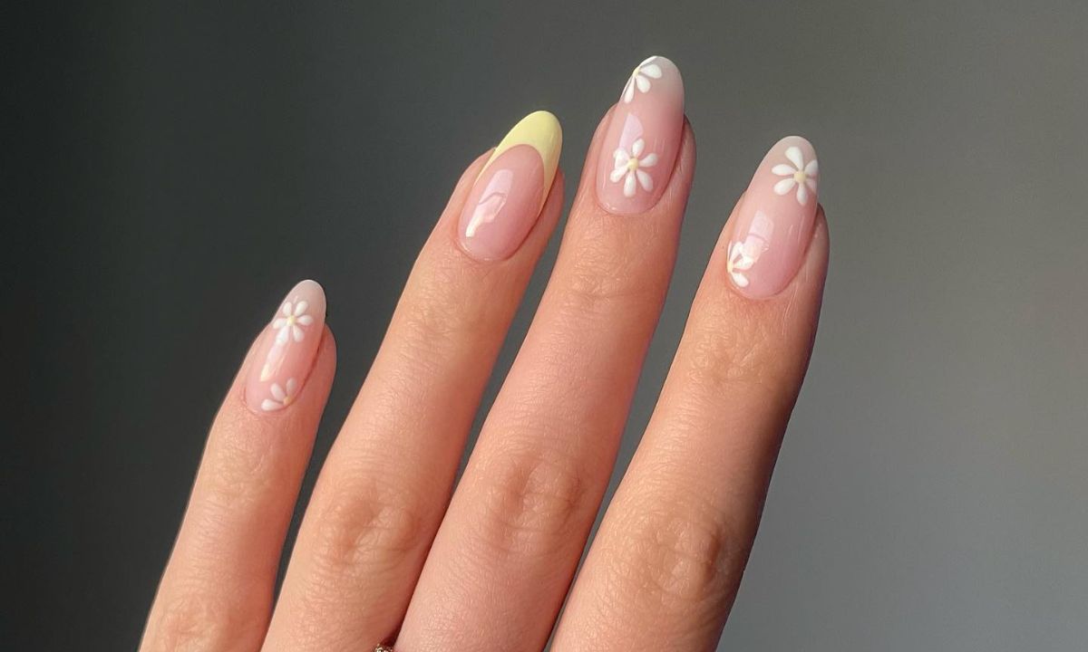 10 nail art με λουλούδια για να μπεις σε mood άνοιξης