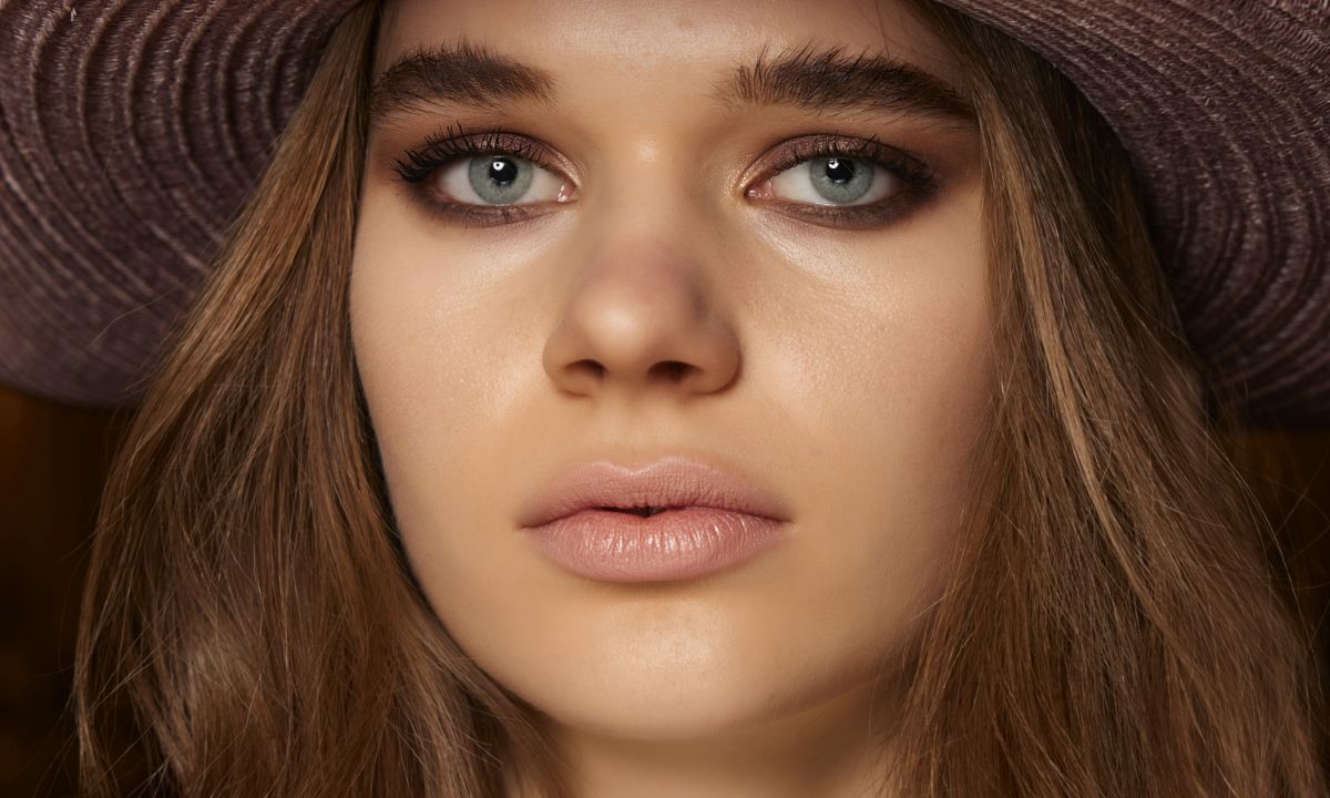 Όσο λευκό δέρμα κι αν έχεις μπορείς να βάλεις bronzer – 4 tips για σωστή εφαρμογή