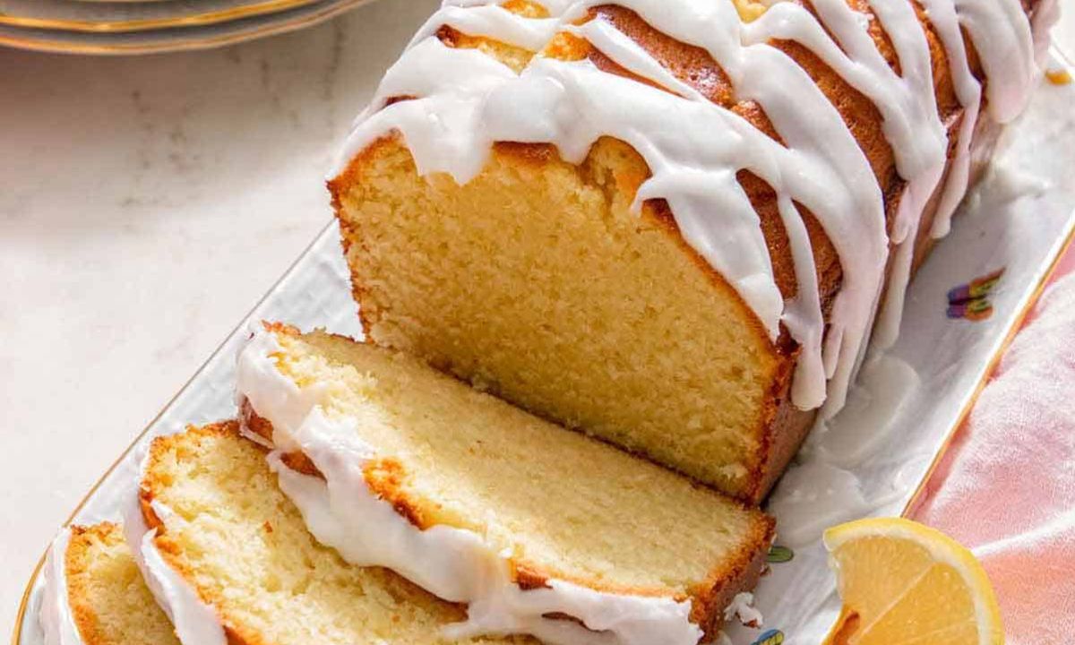 Το πιο νόστιμο κέικ λεμονιού που μπορείς να φτιάξεις μέσα σε 5 λεπτά