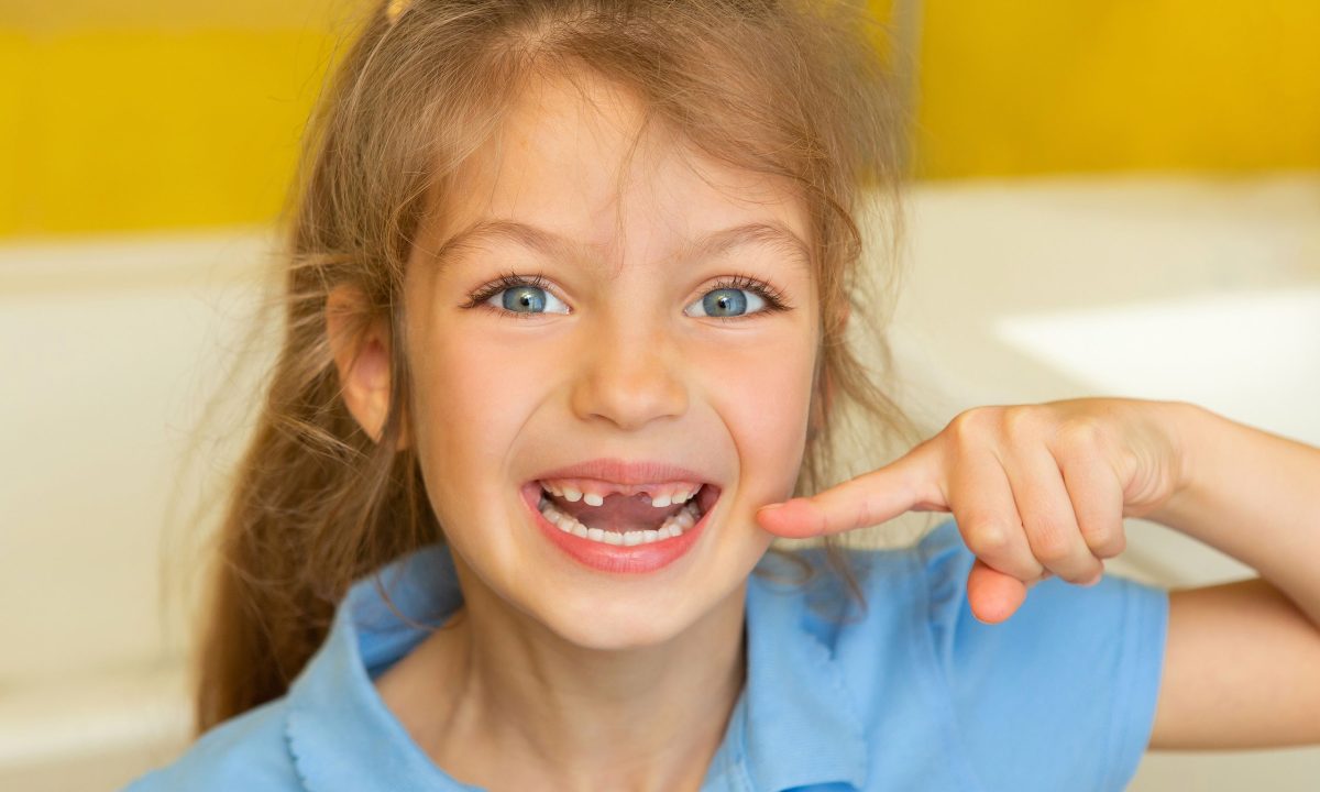 Βρυγμός στα παιδιά: Όσα πρέπει να γνωρίζετε για το τρίξιμο των δοντιών