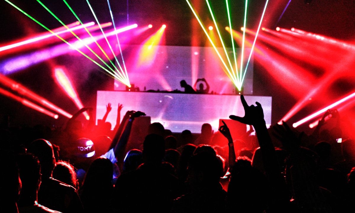 Η κυβέρνηση της Μεγάλης Βρετανίας παίρνει δραστικά μέτρα για το spiking στα σχολικά πάρτι