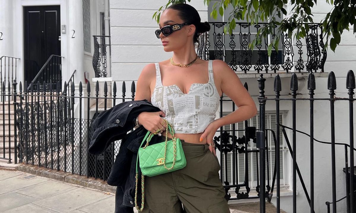 Πώς θα φτιάξεις εύκολα στο σπίτι το crop top που θα φοράς όλο το καλοκαίρι