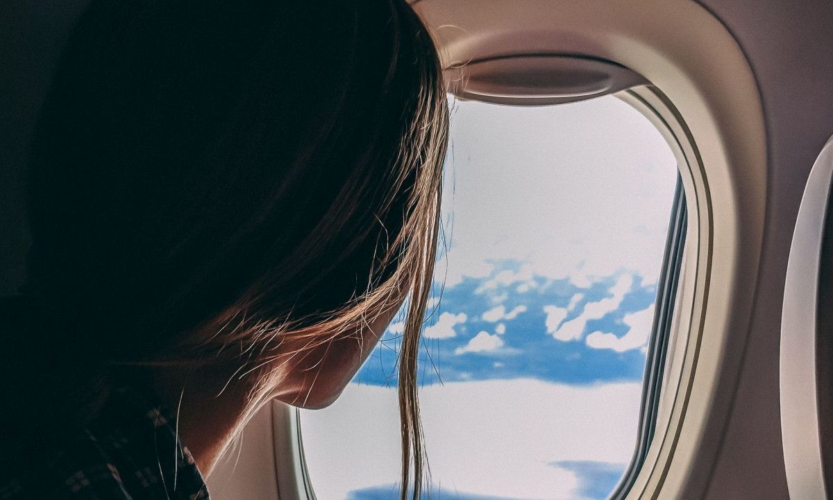 3 μυστικά καταπολέμησης άγχους για εσένα που παθαίνεις πανικό όταν ταξιδεύεις με αεροπλάνο