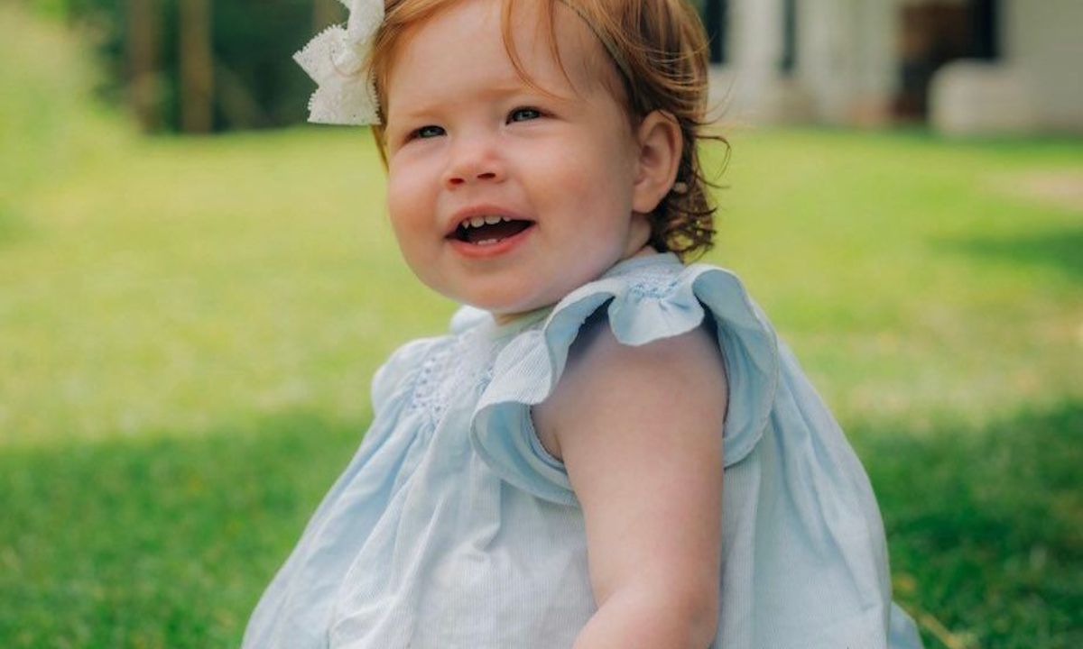 Ιδού η Lilibet Diana: Meghan Markle και πρίγκιπας Harry μας δείχνουν την κόρη τους