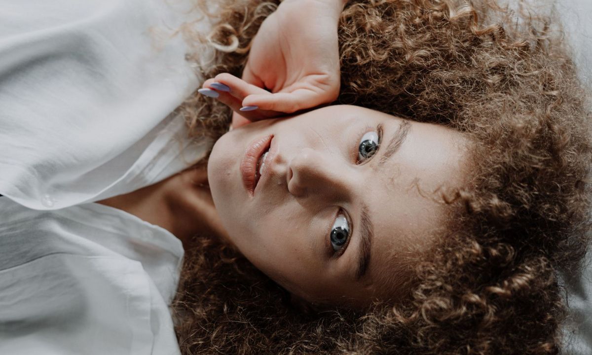 10 αντηλιακά κατά των πανάδων για να μη φοβάσαι να βγεις στον ήλιο