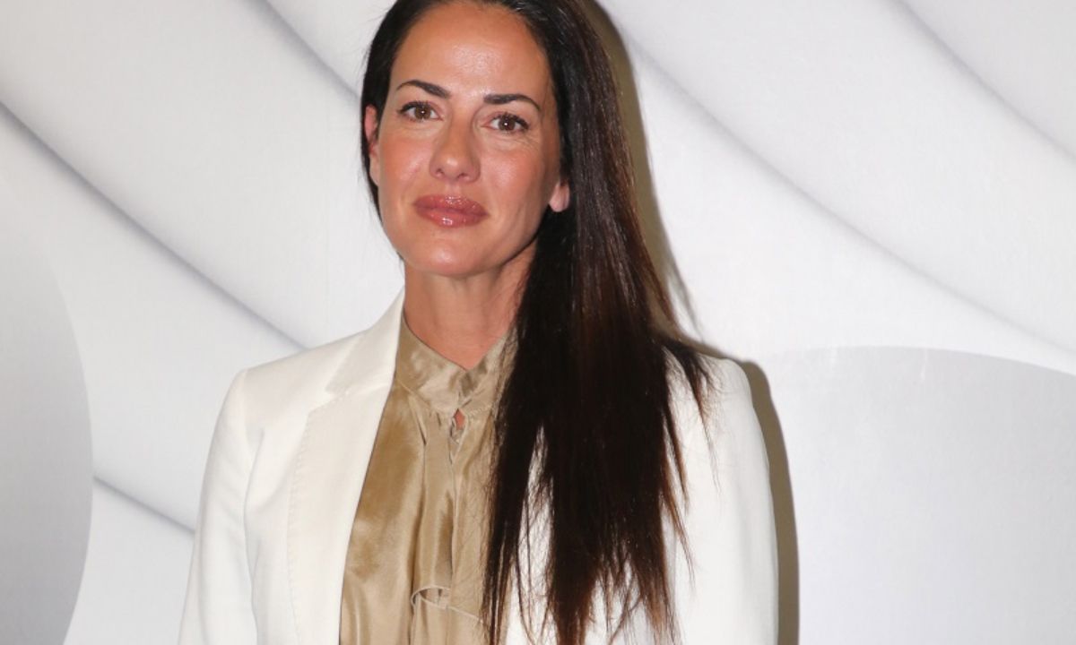 H Εύη Αδάμ ποζάρει στον φακό της κόρης της και η ομοιότητά τους δεν κρύβεται