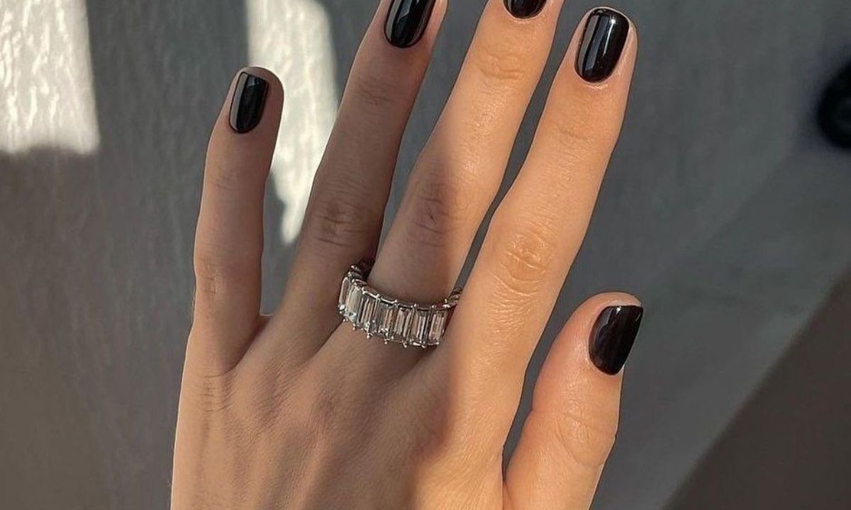 #BlackNails: Το μαύρο μανικιούρ είναι hot και το καλοκαίρι & αυτά τα 10 nail art θα σε πείσουν