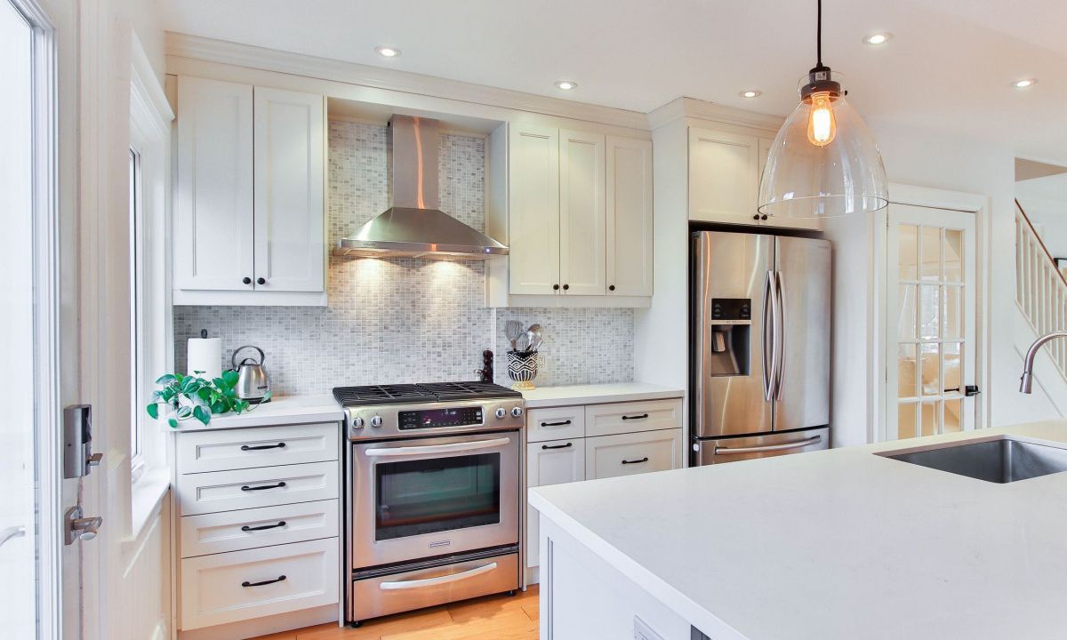 3 απλά βήματα για να κάνεις την εστία της κουζίνας σου να αστράφτει