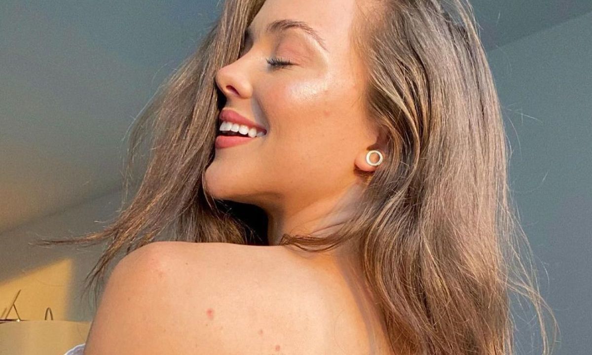 Bacne: Τα λάθη που κάνεις & πώς θα αντιμετωπίσεις τα σπυράκια στην πλάτη