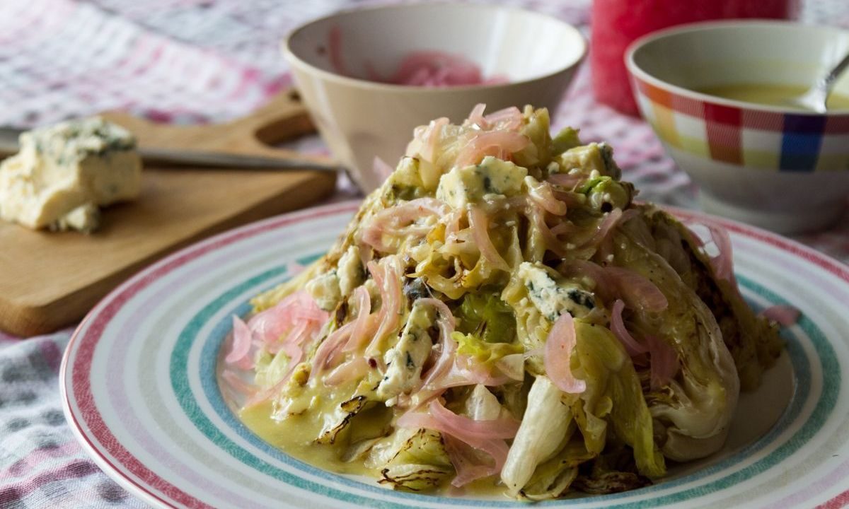 Σαλάτα iceberg στη σχάρα - Μια διαφορετική σαλάτα