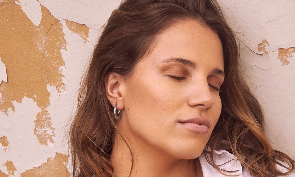 The perfect nude: Tips για να θα διαλέξεις nude κραγιόν τώρα που έχεις μαυρίσει