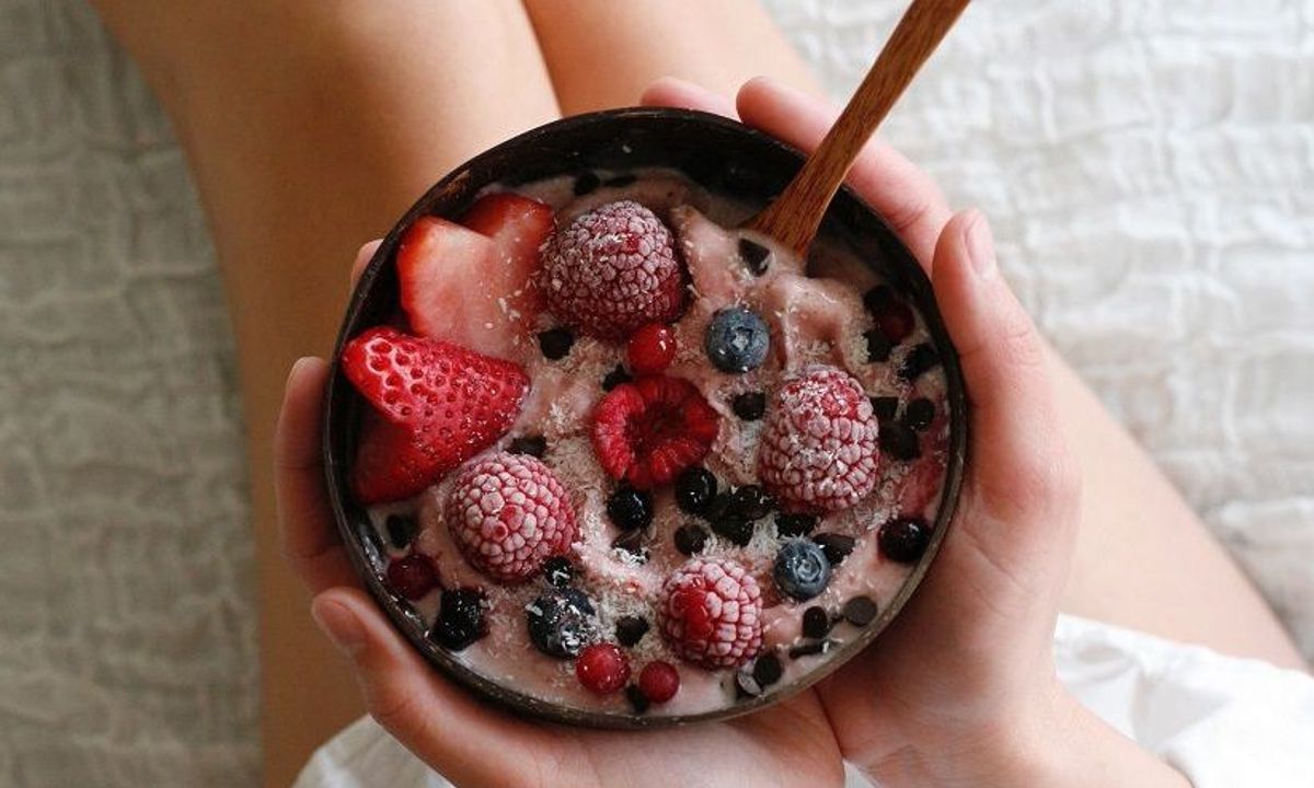 Τα blueberries, ο μαϊντανός και 3 ακόμη τροφές θα σε απαλλάξουν γρήγορα από το φούσκωμα