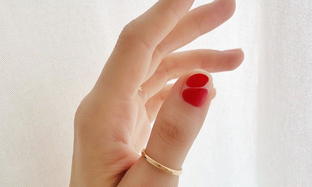 Timeless red: 20 nail art για να βάψεις τα νύχια σου με το διαχρονικά κλασικό κόκκινο