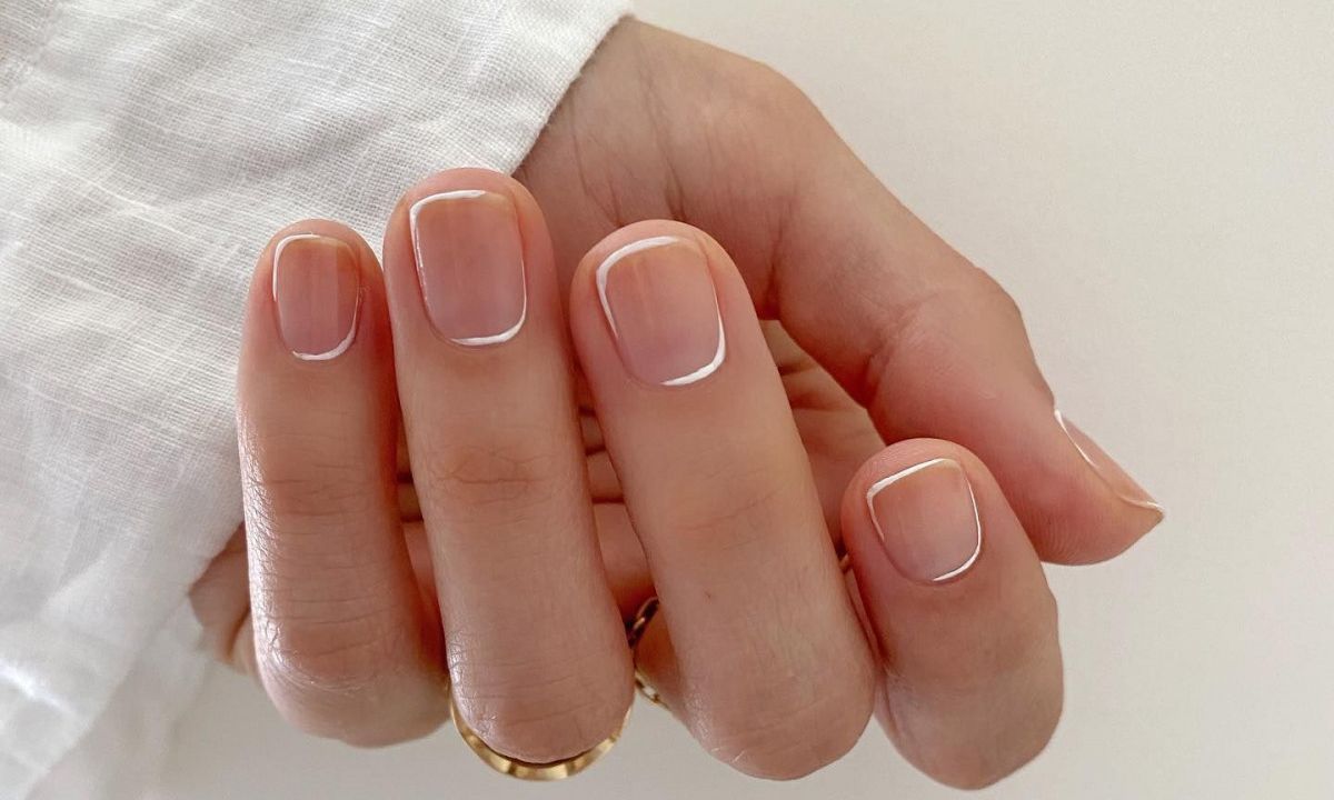 10 minimal nail art ιδανικά για κοντά νύχια