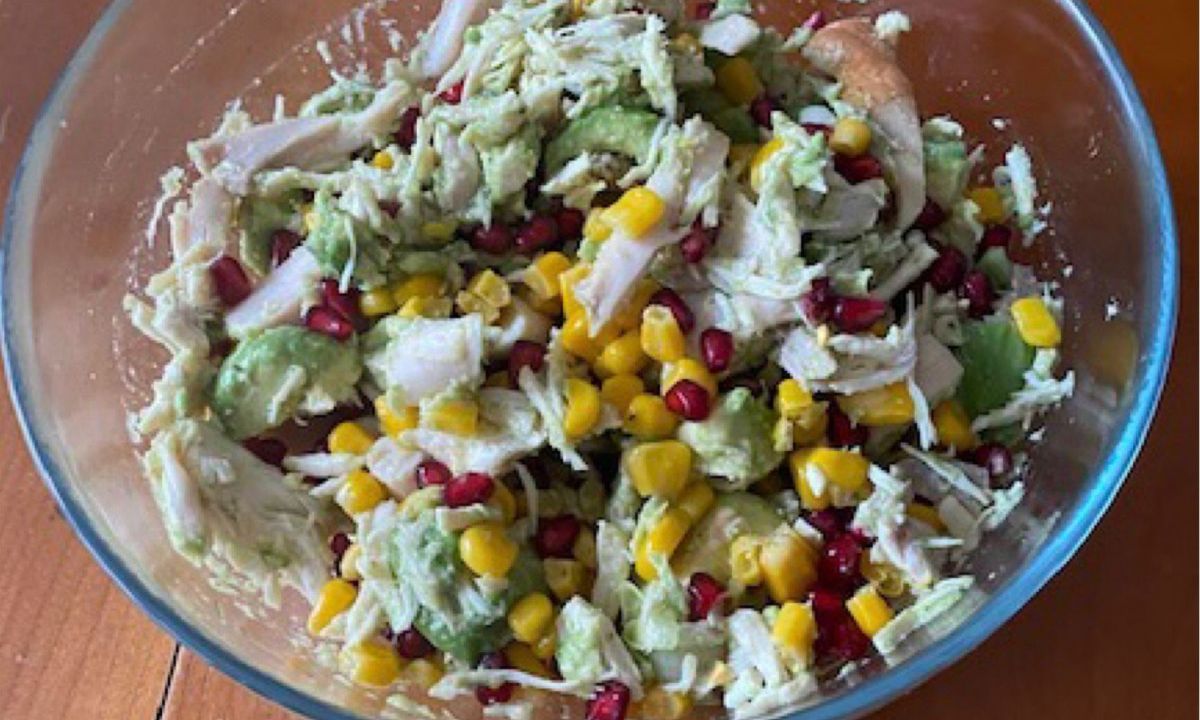 Δροσερή healthy σαλάτα με κοτόπουλο- Γράφει η Majenco