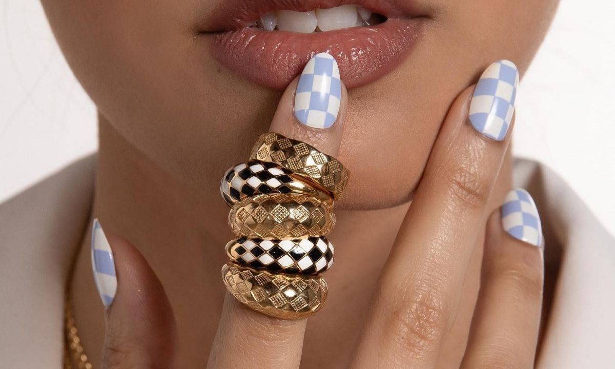 Checkered nails: Το πιο παιχνιδιάρικο μανικιούρ της σεζόν