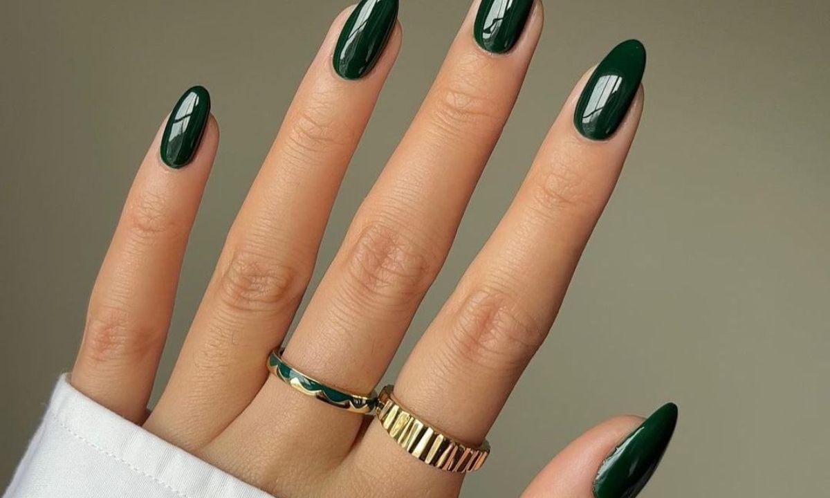 Το κυπαρισσί μανικιούρ είναι η τέλεια λύση αν βαρέθηκες το κλασσικό