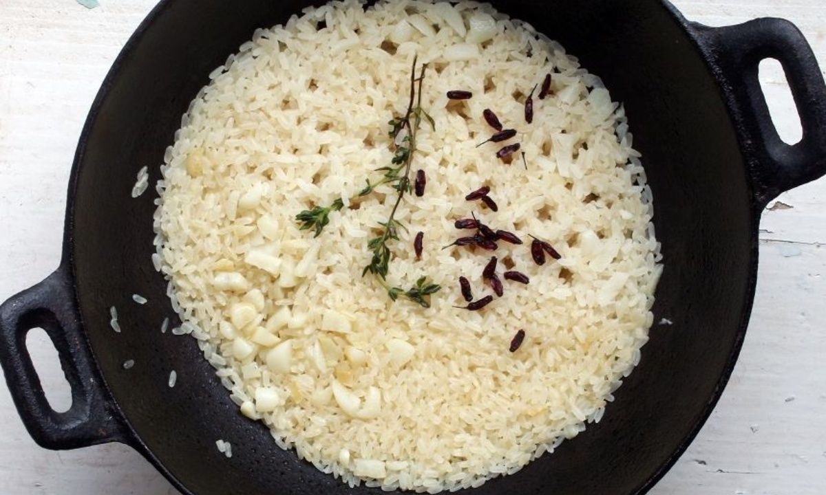 Το διπλό κόλπο με το βούτυρο στο ρύζι για τέλεια γιορτινά πιάτα