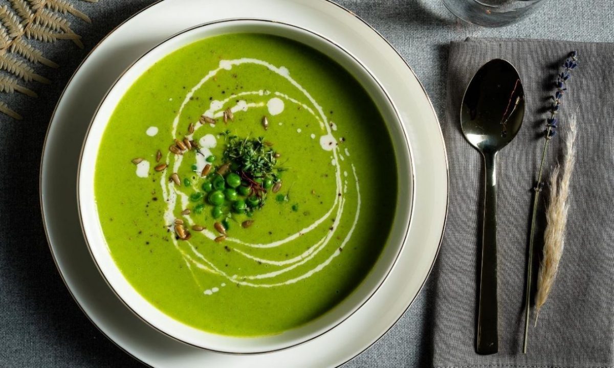 Το μόνο που χρειάζεσαι για την τέλεια γιορτινή βελουτέ σούπα, είναι το κατάλληλο ραβδομπλέντερ