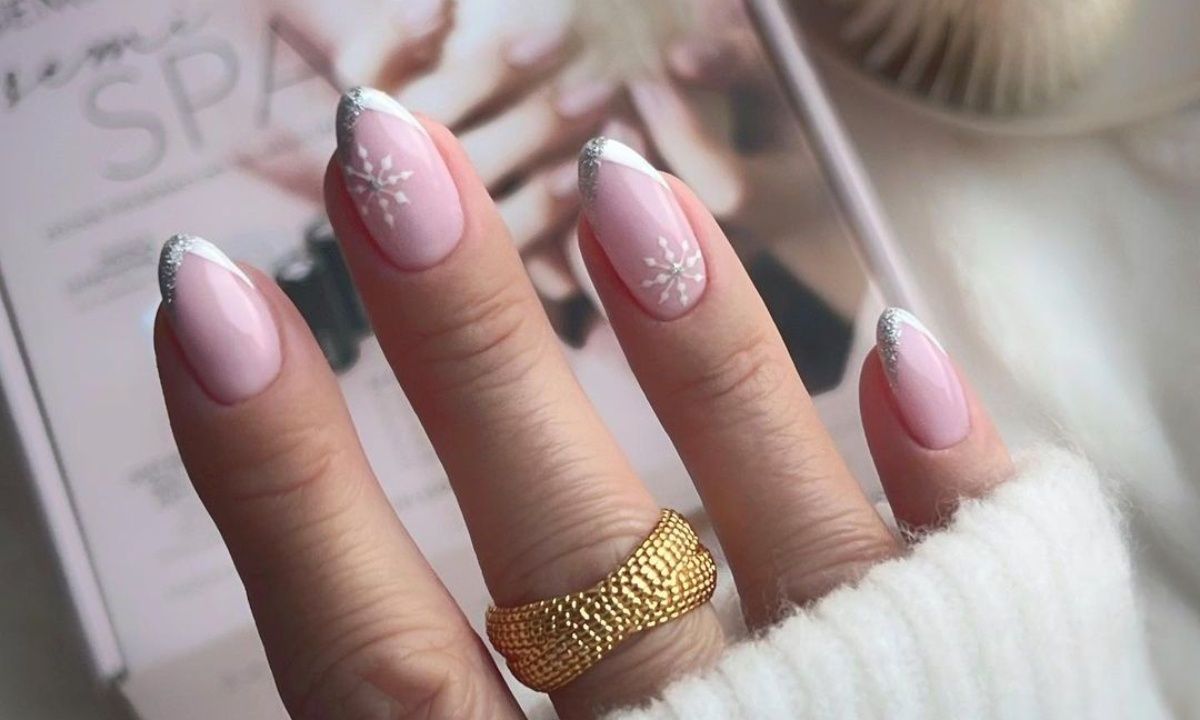 10 snowflake μανικιούρ για να διαλέξεις