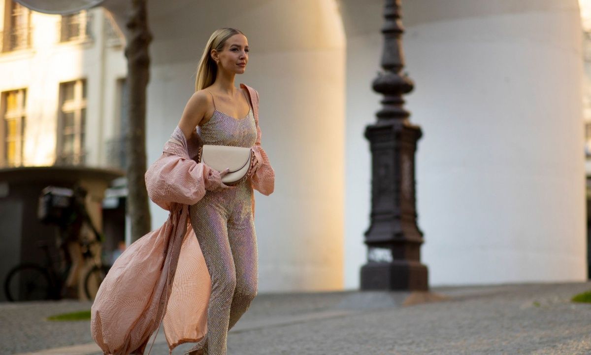 5 glamorous ολόσωμες φόρμες για να εντυπωσιάσεις τις γιορτές