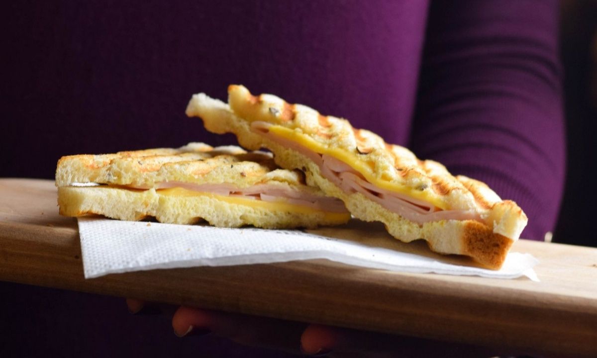 Ξέχνα το γάλα και το τοστ: Οι 4 πιο υγιεινές τροφές για το πρωινό